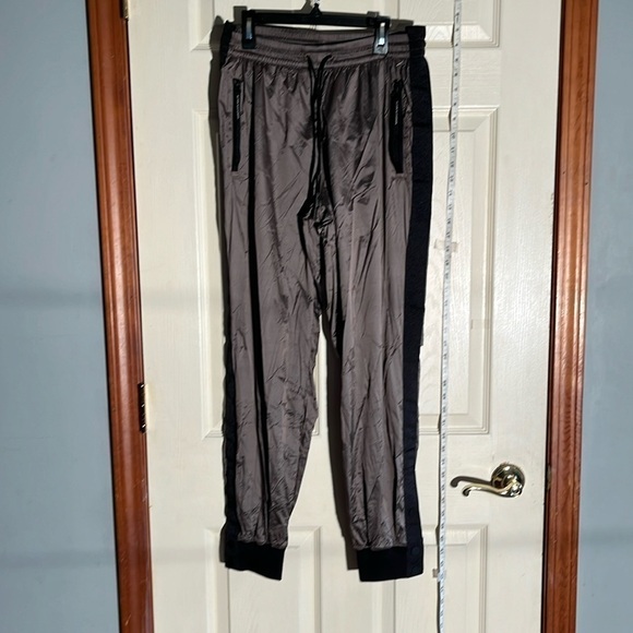 New-Athleta-XS-mauve metallic-Allison Felix. Legend, Luxe track pants. - Picture 4 of 16